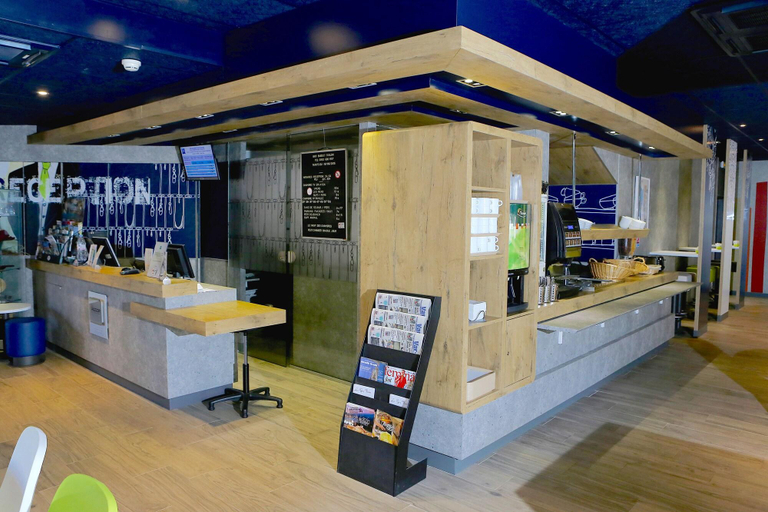 Public Area 3, ibis budget Toulon Centre, Var