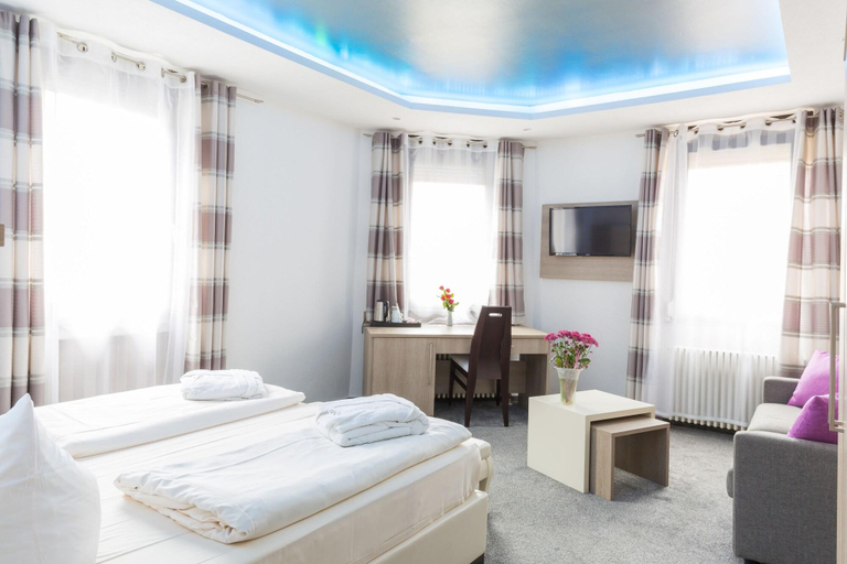 Bedroom 4, Bavaria Münchner Hof, Stuttgart