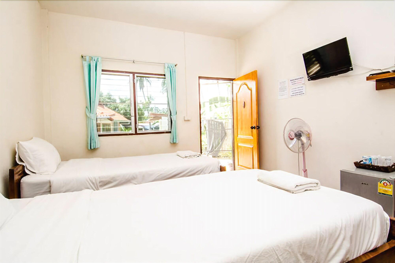 Bedroom 2, Sarm Mork Guesthouse, Muang Mae Hong Son