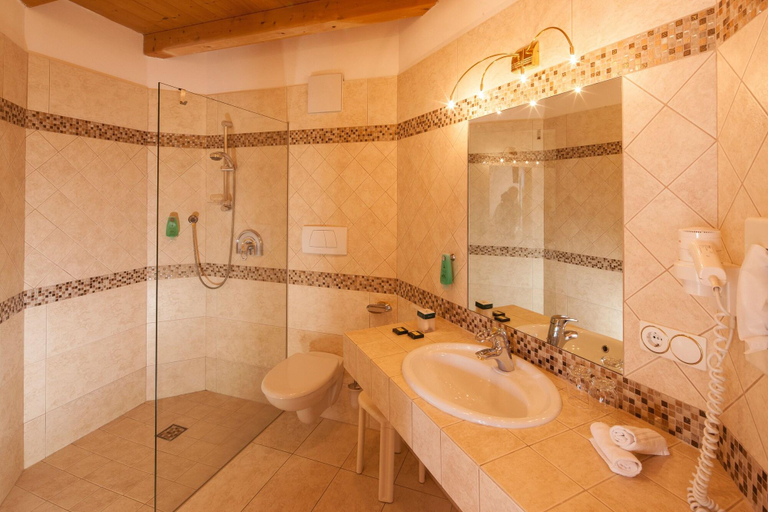 Bathroom 5, Unterheimerhof, Bolzano