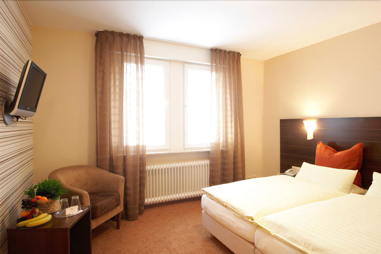Bedroom 2, Flair Hotel zum Bären, Rheingau-Taunus-Kreis