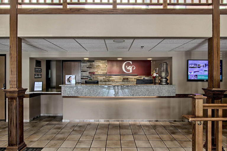 Public Area 3, Blossom Hotel & Suites Traverse City, Grand Traverse