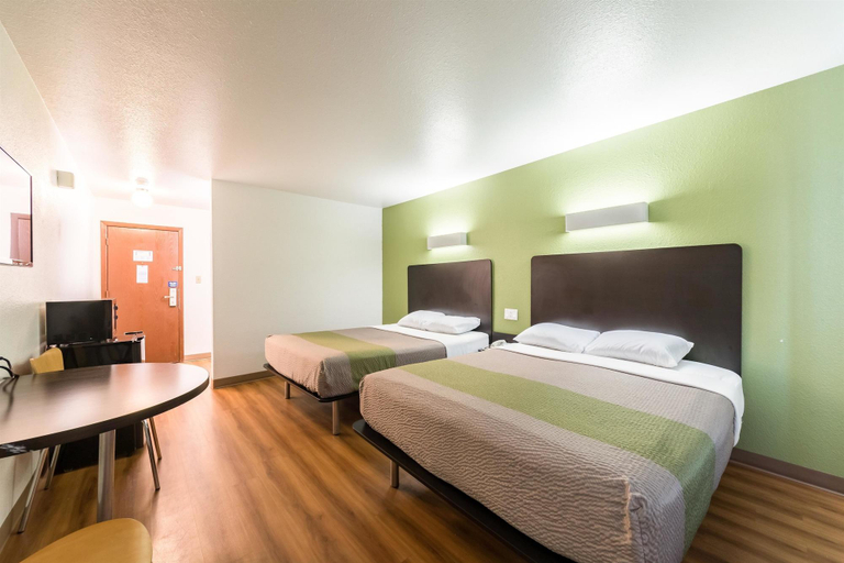 Bedroom 3, Motel 6 Silver City, NM, Grant