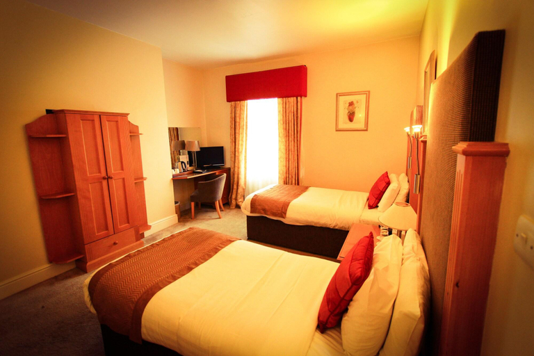 Bedroom 3, Queens Court Hotel, Devon