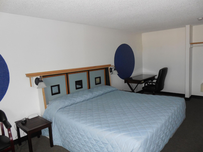 Bedroom 4, Kennewick Suites, Benton