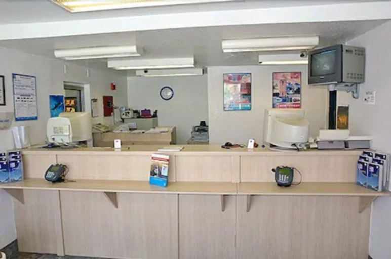 Public Area 2, Motel 6 Bismarck, Burleigh
