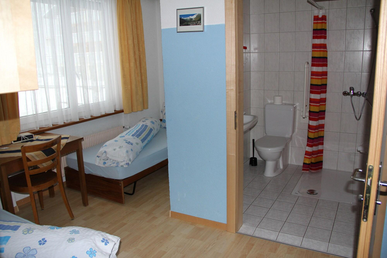 Bathroom 5, Pension Heino, Visp