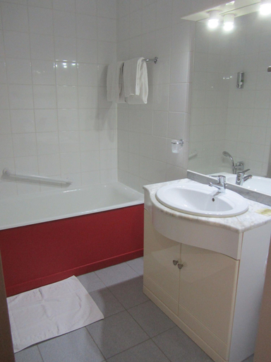 Bathroom 4, Hotel Le Regina, Pas-de-Calais