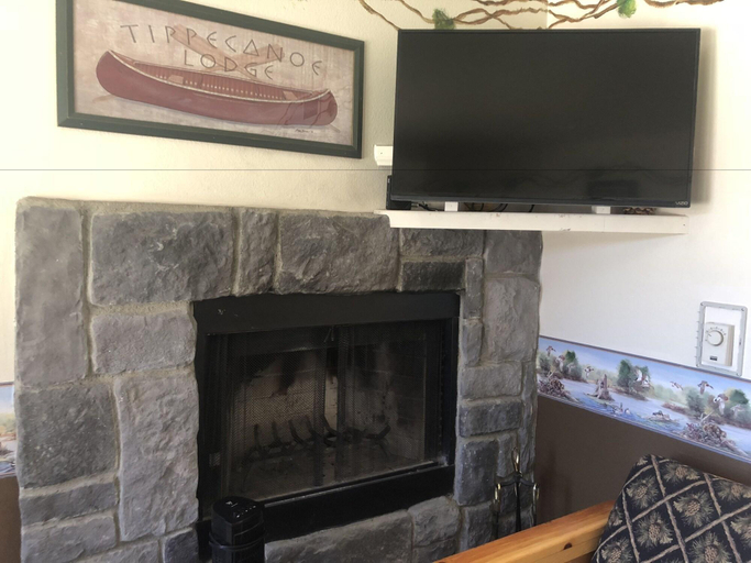 Public Area 2, Fireside Lodge, San Bernardino