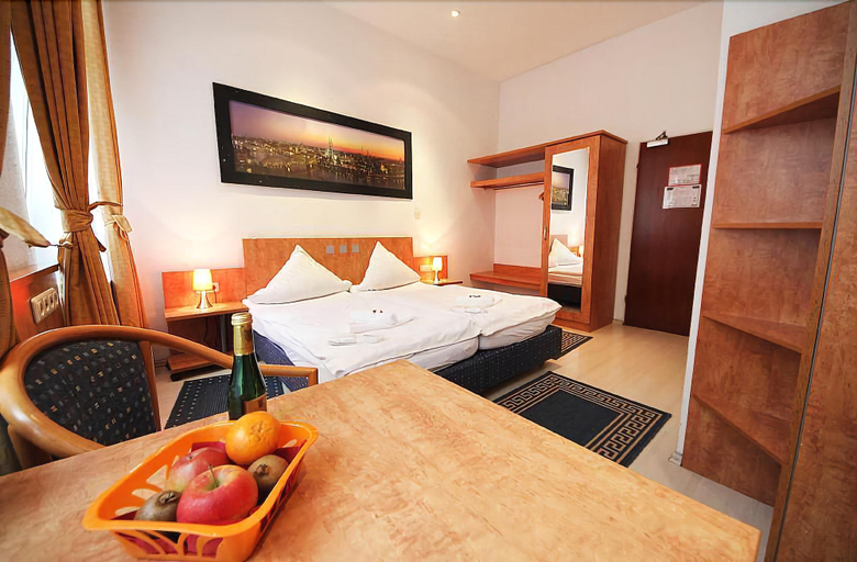 Bedroom 2, City Hotel Storch, Köln