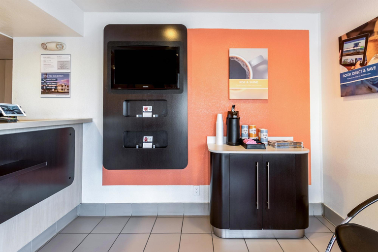 Public Area 2, Motel 6 El Centro, Imperial