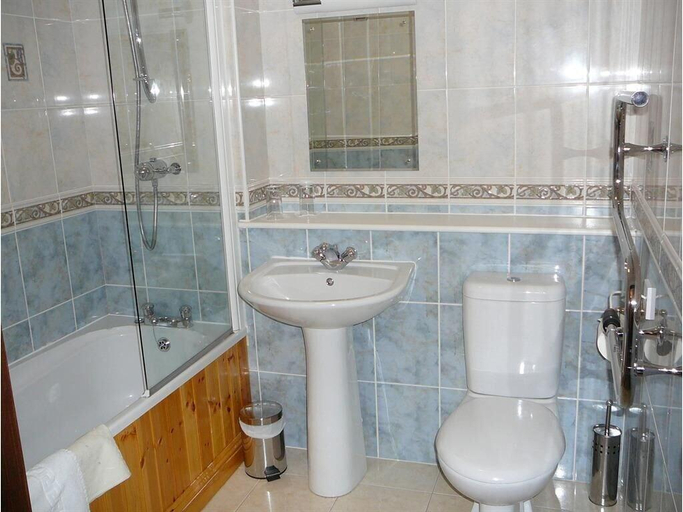 Bathroom, The Bickford Arms, Devon