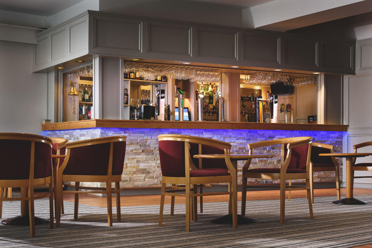 Food & Drinks 5, Kilbirnie Hotel, Cornwall