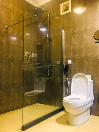 Bathroom 4, Seascape Hotel And Conference Centre, Kinondoni