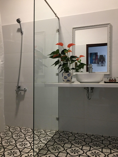 Bathroom 5, Ravenala Boutique Resort, Phan Thiết