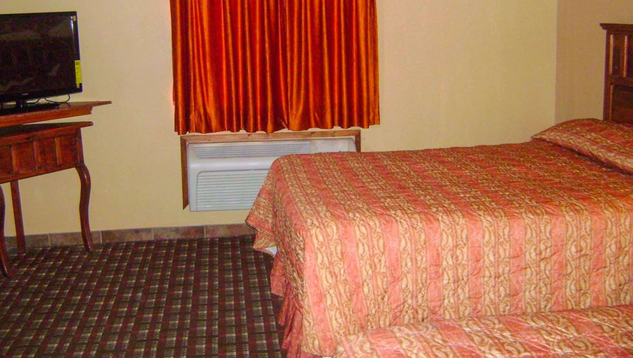 Bedroom 2, Camino Real Hotel, Maverick