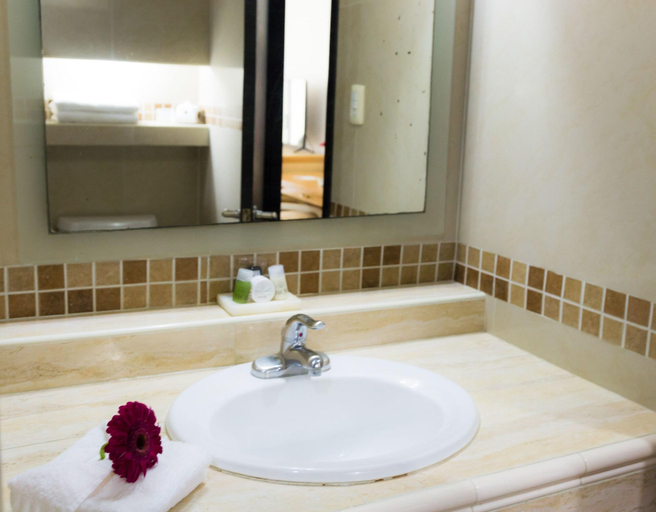 Bathroom, Hotel Casablanca, Lázaro Cárdenas