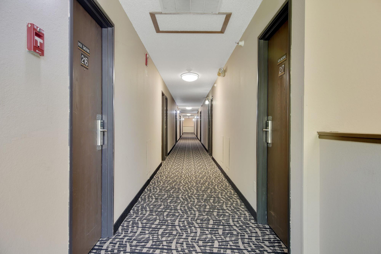 Public Area 3, North Town Inn & Suites, Pine
