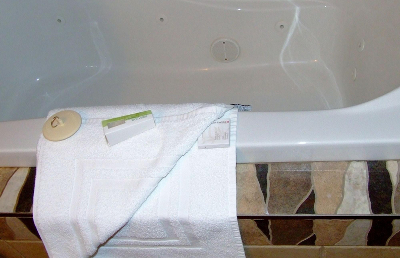 Bathroom 4, Yukon Inn, Yukon
