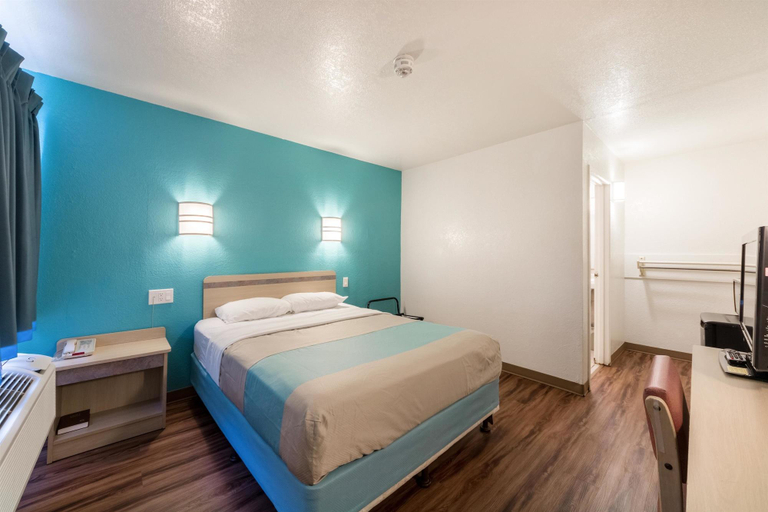 Bedroom 3, Motel 6-Del Rio, TX, Val Verde