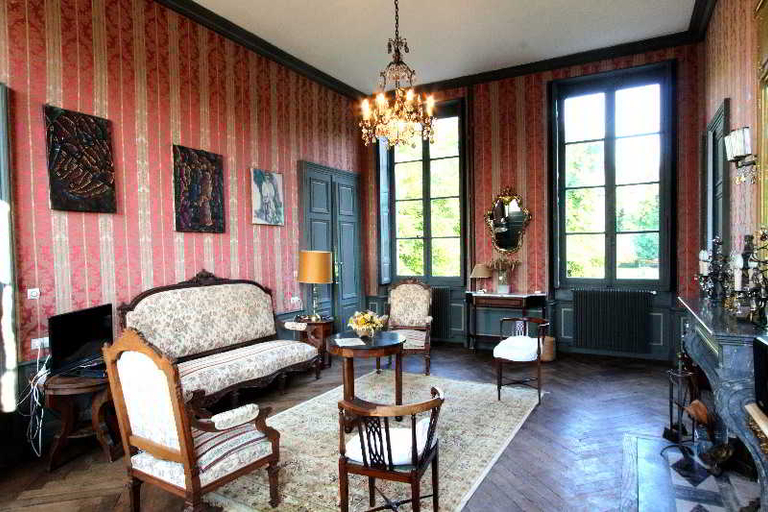 Public Area 3, Chateau d'Island Avallon Vezelay, Yonne
