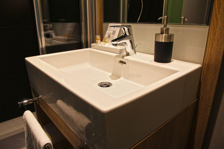 Bathroom, Saint Shermin, Wien
