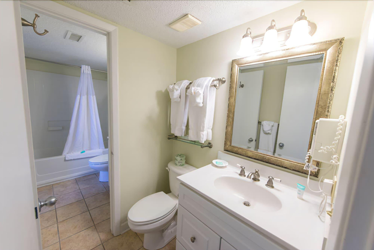 Bathroom 4, Shell Island Resort - All Oceanfront Suites, New Hanover