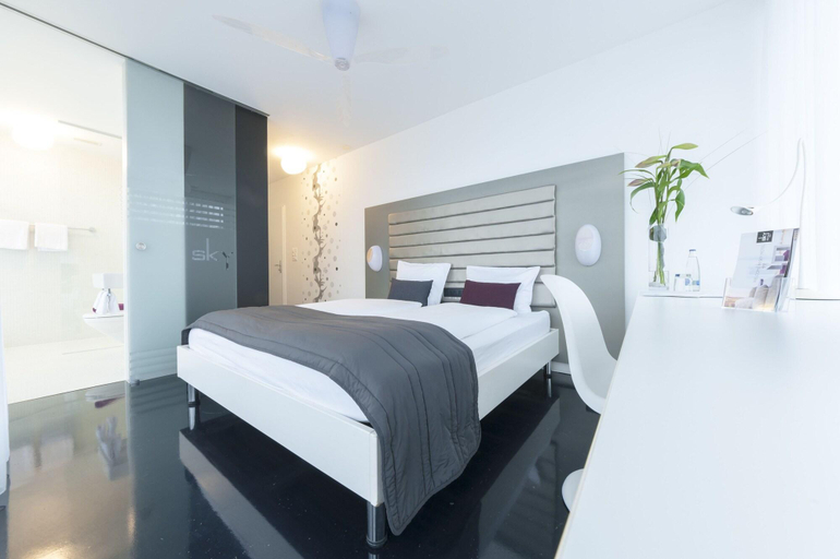 Bedroom 3, Sky Motel, Rheintal