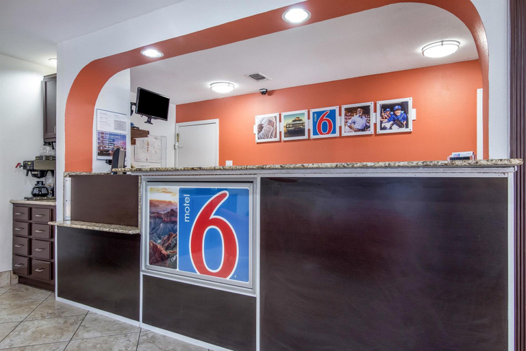 Public Area 2, Super 8 Motel - Marshall, Harrison
