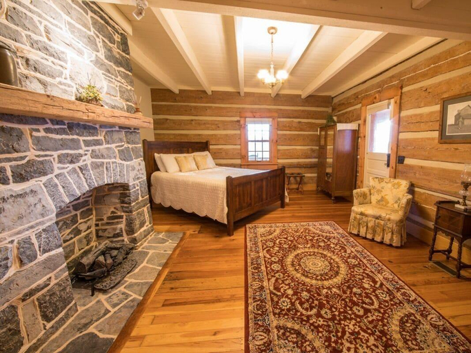 Public Area 2, Silver Lake Bed Breakfast, Rockingham