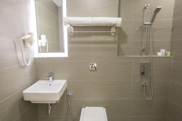 Bathroom 5, Minimalist Hotel, Johor Bahru
