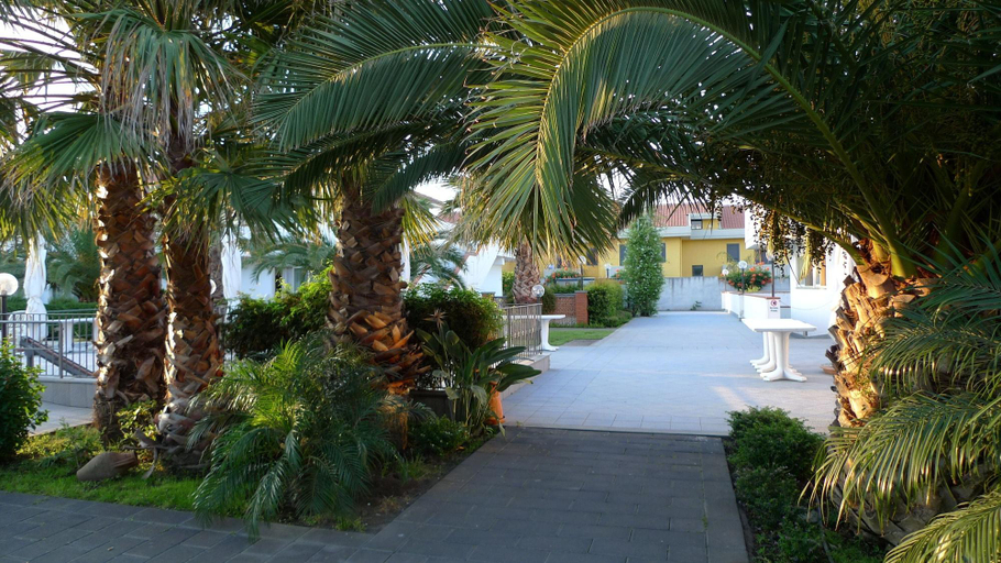 Exterior & Views 4, Kings House Hotel Resort, Catania