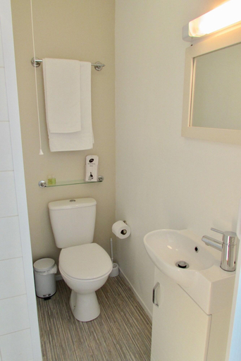 Bathroom 4, Westward Bed & Breakfast, Cornwall