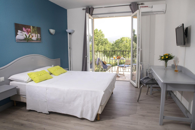 Bedroom 5, Le Néoulous, Pyrénées-Orientales