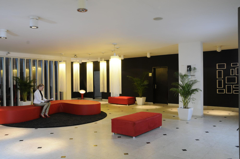 Public Area 3, Corbie Mol, Antwerpen