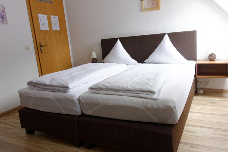 Bedroom 3, Hotel Haus Sonnschein, Cochem-Zell