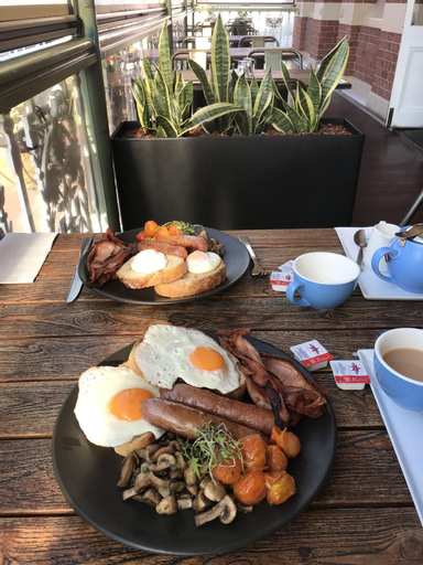 Food & Drinks 5, The National Hotel, Fremantle