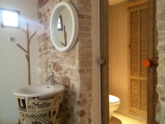 Bathroom 4, Hotel de la Pinede, Alpes-Maritimes