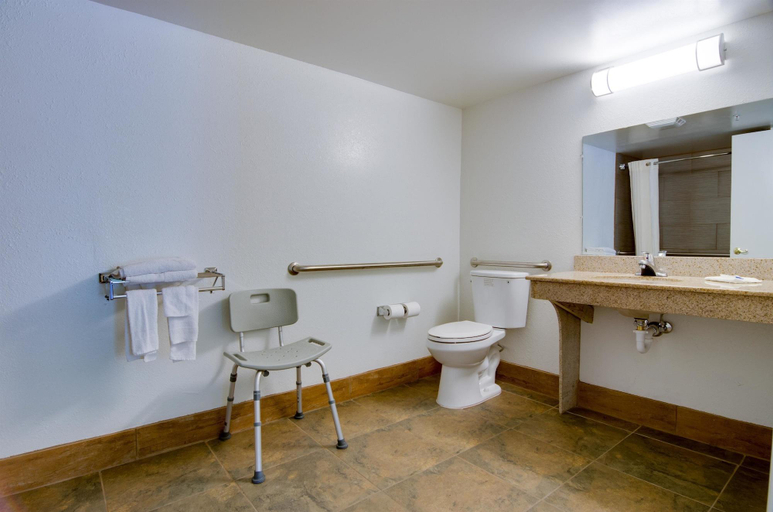 Bathroom 4, Motel 6 Atlanta, GA, DeKalb
