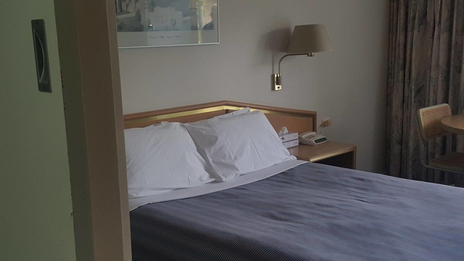 Bedroom 2, Moe Parklands Motel, Latrobe - Moe