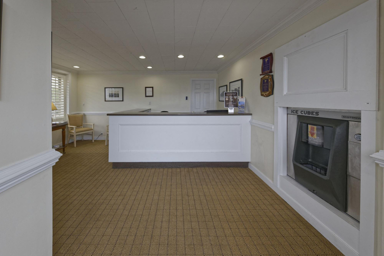 Public Area, Dunes Court, Worcester