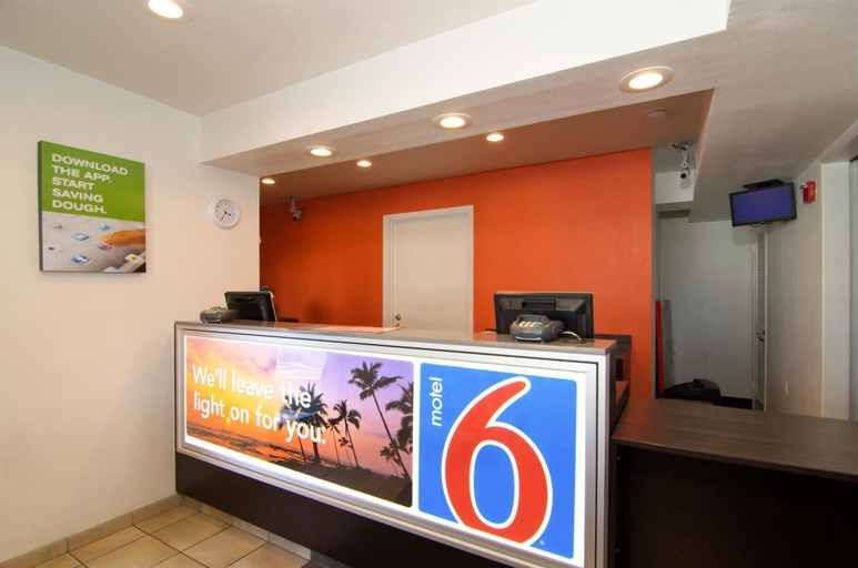 Public Area 3, Motel 6 North Palm Springs, CA - North, Riverside