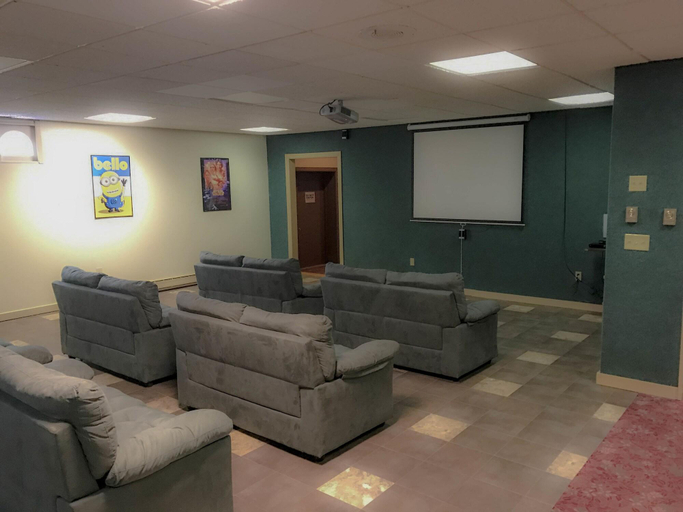 Public Area 2, Carriage House Country Club, Monroe