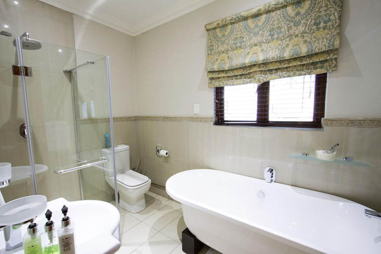 Bathroom 5, Bellgrove Guest House Sandton, City of Johannesburg