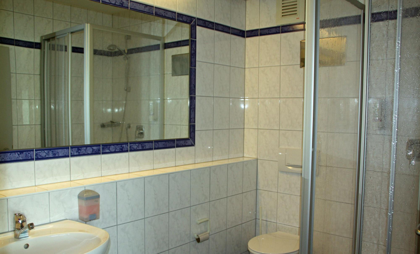 Bathroom 3, Sternen, Tuttlingen