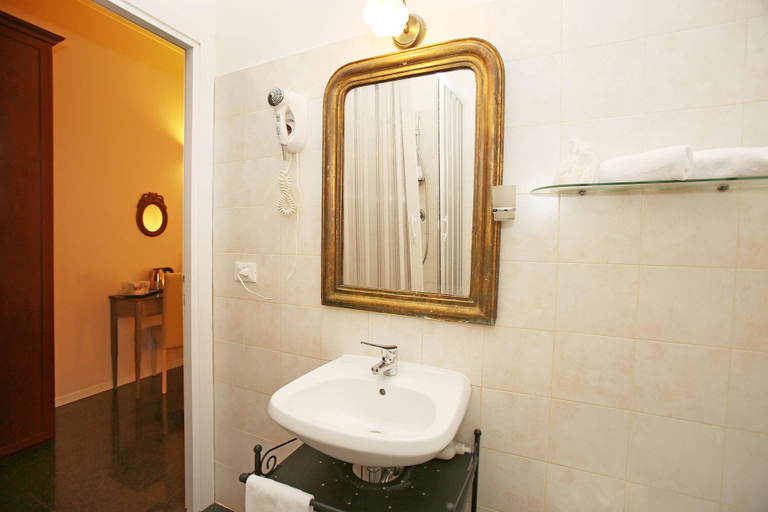 Bathroom 5, Vatican Rome B&B, Roma