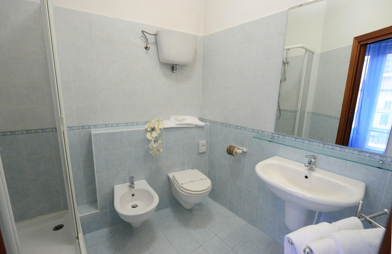 Bathroom 4, Astor, Perugia