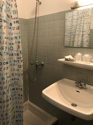 Bathroom 5, Le Castellan, Haute-Savoie