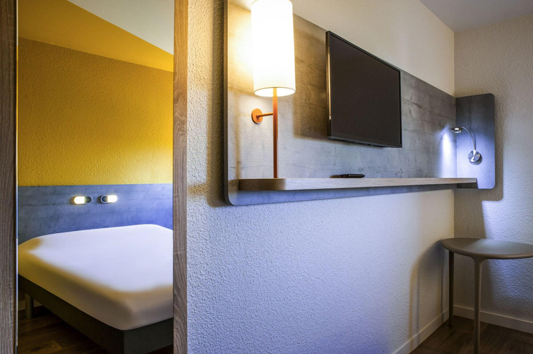 Bathroom, ibis budget Fontainebleau Avon, Seine-et-Marne