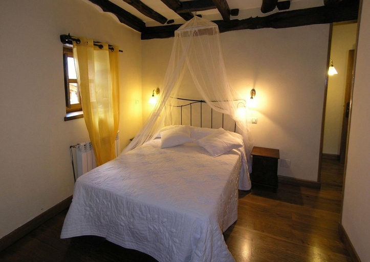 Bedroom 2, La Casa De Las Arcas, Cantabria